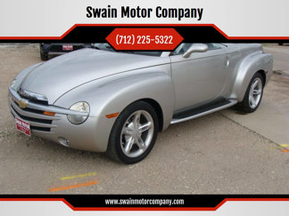 Used 2004 Chevrolet SSR w/ Preferred Equipment Group image 1