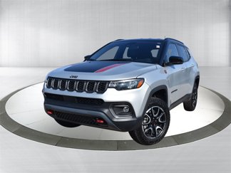 Used 2025 Jeep Compass Trailhawk image 1