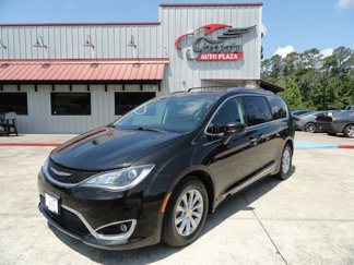 Used 2018 Chrysler Pacifica Touring-L Plus image 1