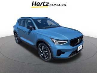 Used 2024 Volvo XC40 B5 Core image 1