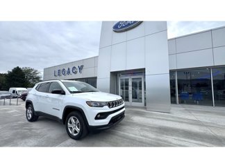 Used 2024 Jeep Compass Latitude video 1