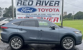 Used 2024 Toyota Venza Limited image 1