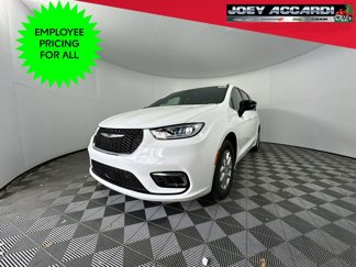 New 2025 Chrysler Pacifica Select image 1