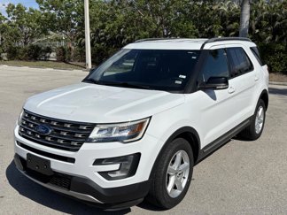 Used 2017 Ford Explorer XLT image 1