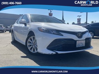 Used 2018 Toyota Camry LE image 1