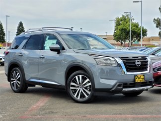 New 2025 Nissan Pathfinder Platinum image 1
