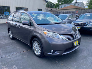 Used 2015 Toyota Sienna AWD image 1