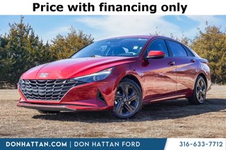 Used 2023 Hyundai Elantra SEL image 1