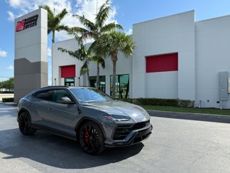 Used 2022 Lamborghini Urus image 1