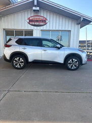 Used 2023 Nissan Rogue SV image 1
