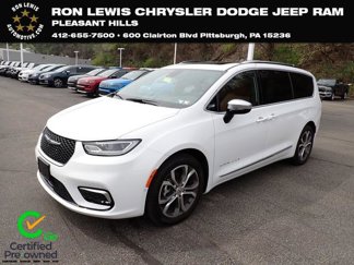 Certified 2025 Chrysler Pacifica Pinnacle w/ Trailer Tow Group image 1