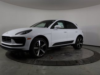 Used 2024 Porsche Macan image 1