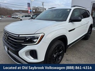 Certified 2025 Volkswagen Atlas Peak Edition SE image 1