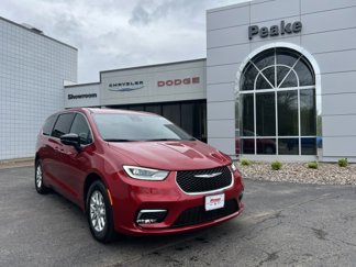 New 2025 Chrysler Pacifica Select image 1