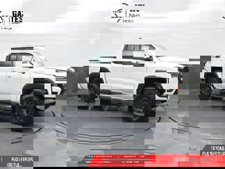 New 2025 Nissan Frontier PRO-4X image 1