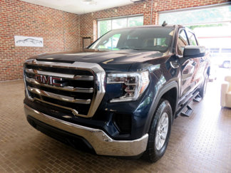 Used 2020 GMC Sierra 1500 SLE image 1
