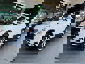 Used 2018 Chevrolet Traverse LT image 1