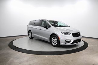 Certified 2024 Chrysler Pacifica Touring-L image 1