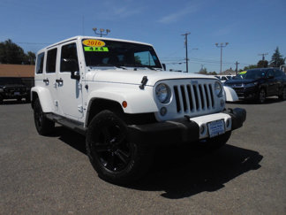 Used 2016 Jeep Wrangler Unlimited Sahara w/ Connectivity Group image 1