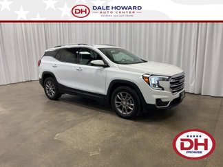 Used 2024 GMC Terrain SLT image 1