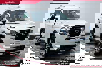 New 2025 Nissan Pathfinder SL image 1