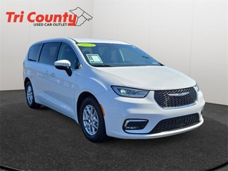 Used 2023 Chrysler Pacifica Touring-L image 1