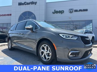 Used 2023 Chrysler Pacifica Limited image 1