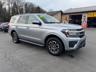 Used 2023 Ford Expedition XLT image 1