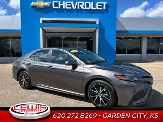 Used 2023 Toyota Camry SE image 1