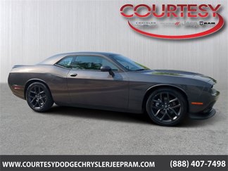 Certified 2022 Dodge Challenger R/T w/ Plus Package image 1