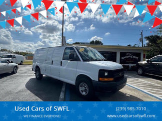 Used 2017 Chevrolet Express 3500 Extended image 1