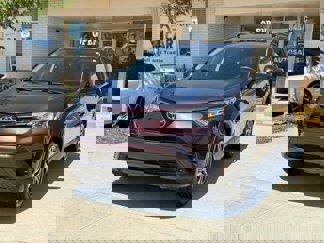 Used 2017 Toyota RAV4 LE image 1