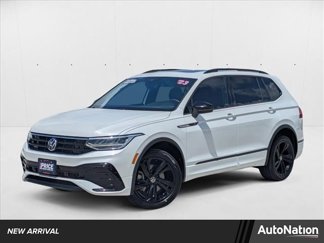 Used 2023 Volkswagen Tiguan SE R-Line image 1