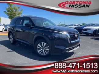 New 2025 Nissan Pathfinder SL image 1