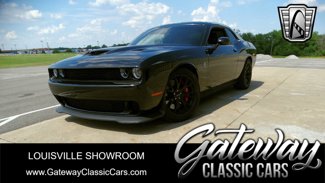 Used 2015 Dodge Challenger SRT Hellcat image 1