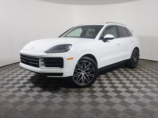 Used 2025 Porsche Cayenne image 1