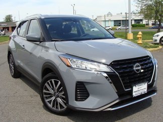 Used 2024 Nissan Kicks SV image 1