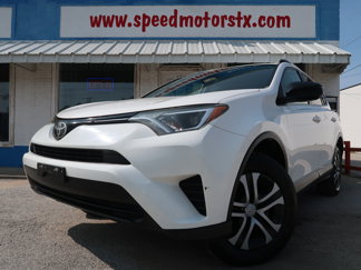 Used 2018 Toyota RAV4 LE image 1