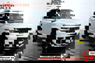 New 2025 Jeep Grand Cherokee L Laredo image 1