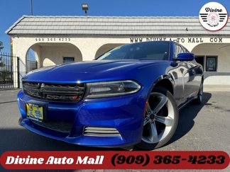 Used 2019 Dodge Charger SXT image 1