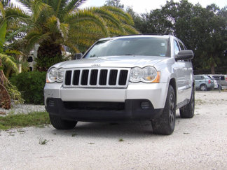 Used 2010 Jeep Grand Cherokee Laredo image 1