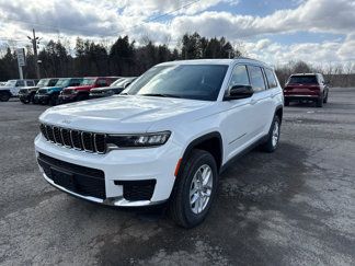 New 2025 Jeep Grand Cherokee L Laredo image 1