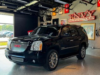 Used 2014 GMC Yukon Denali image 1