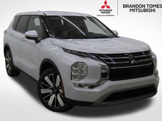 New 2025 Mitsubishi Outlander SE image 1