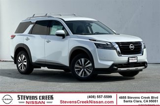 New 2025 Nissan Pathfinder SL image 1