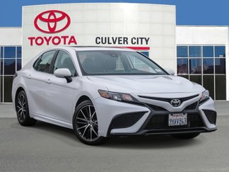 Used 2024 Toyota Camry SE image 1