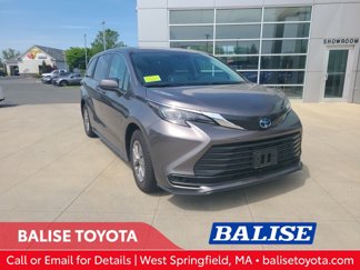 Used 2024 Toyota Sienna LE image 1
