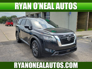 Used 2022 Nissan Pathfinder SV image 1