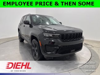 New 2025 Jeep Grand Cherokee Altitude image 1