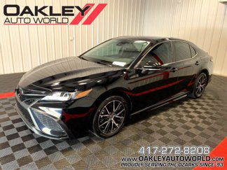 Used 2024 Toyota Camry SE image 1